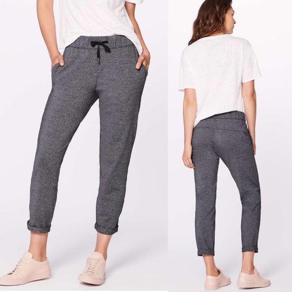 Lululemon On The Fly Pant *27"
Heathered Black GRAY Sz 4 Casual Comfy Chic - Picture 1 of 14